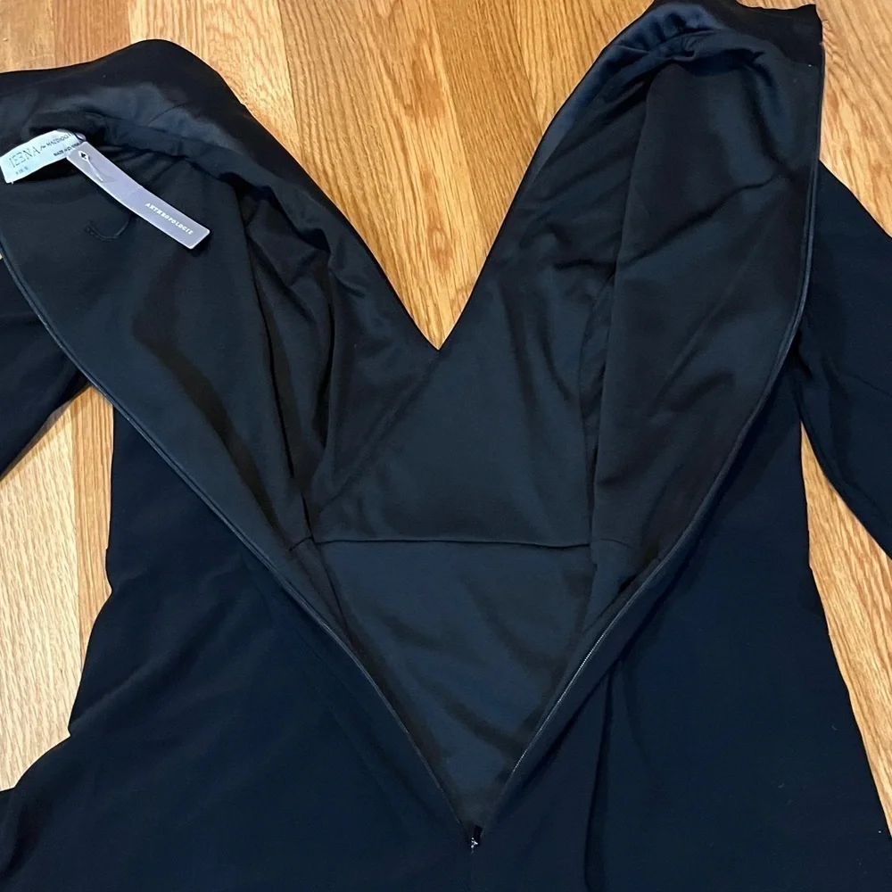 Mac Duggal Black Long Sleeve Faux Tuxedo Gown in Size 12 NWT